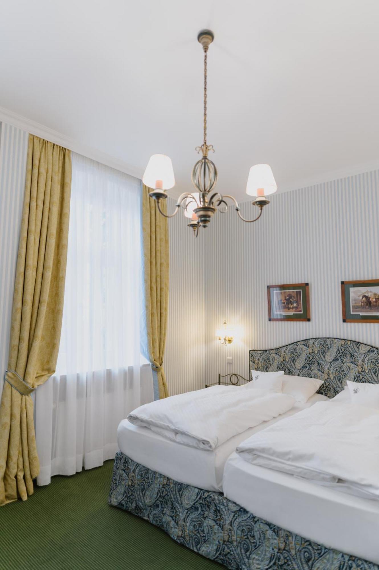 Romantik Hotel Zur Post Fuerstenfeldbruck Buitenkant foto