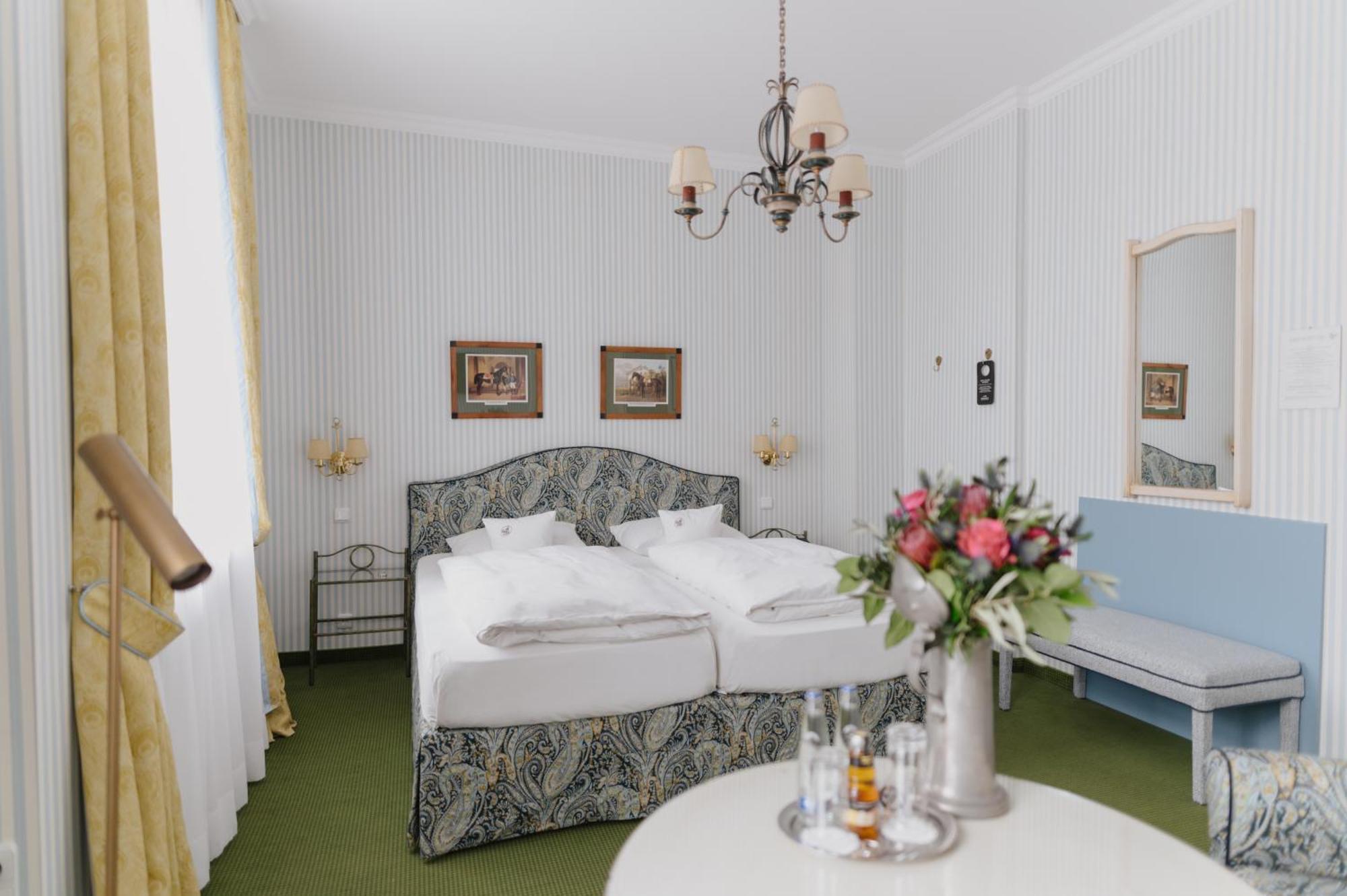 Romantik Hotel Zur Post Fuerstenfeldbruck Buitenkant foto