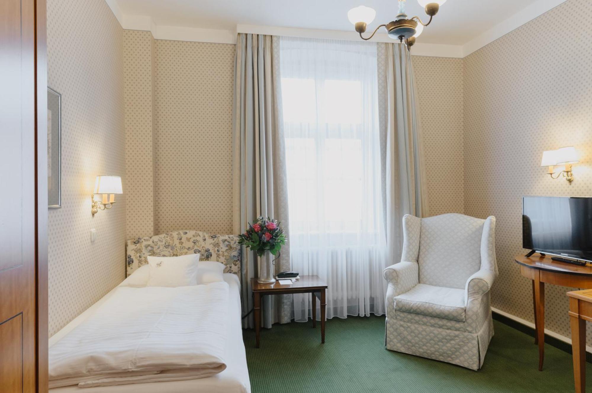 Romantik Hotel Zur Post Fuerstenfeldbruck Buitenkant foto