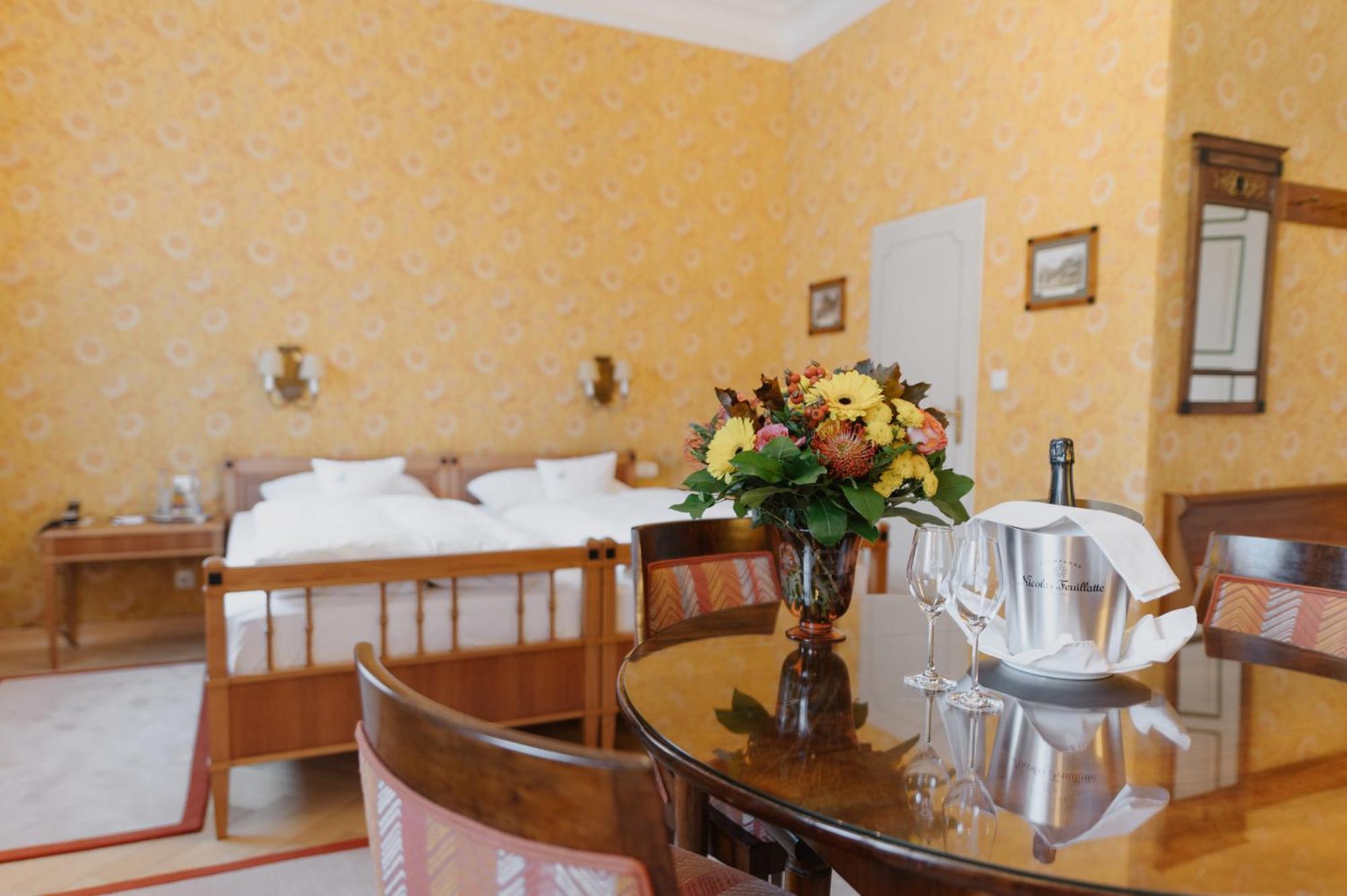 Romantik Hotel Zur Post Fuerstenfeldbruck Buitenkant foto
