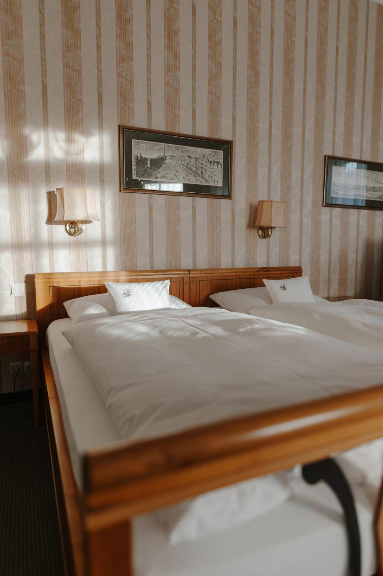 Romantik Hotel Zur Post Fuerstenfeldbruck Buitenkant foto